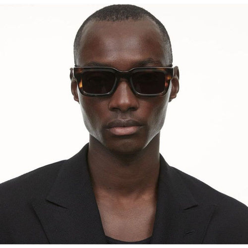 05.2, Tortoise/Brown Lenses