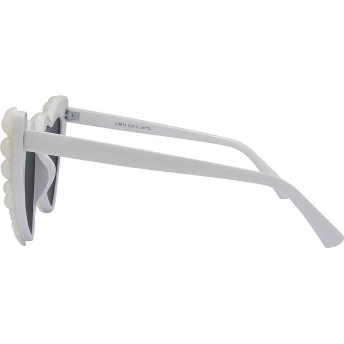 5913, White Pearls/Smoke Lenses
