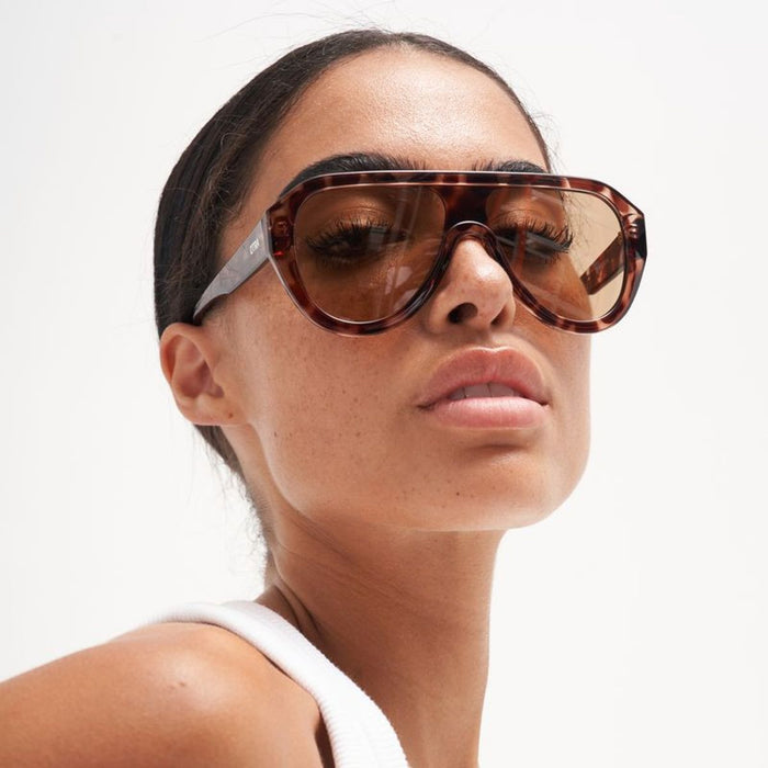 Cameron, Tort/Brown Lenses
