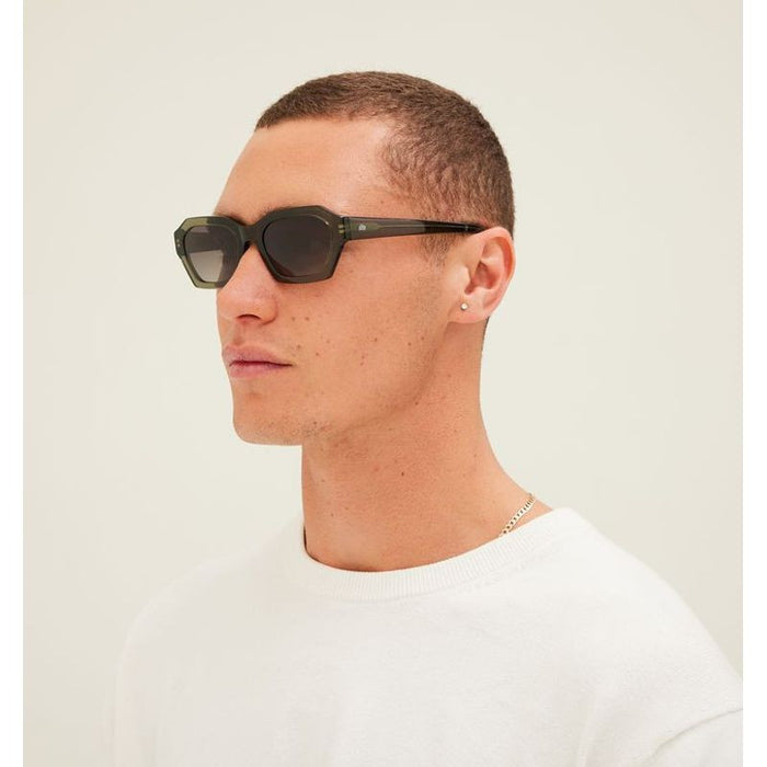 Kinetic, Pine Needle/Horizon Grey Gradient Polarised Lenses
