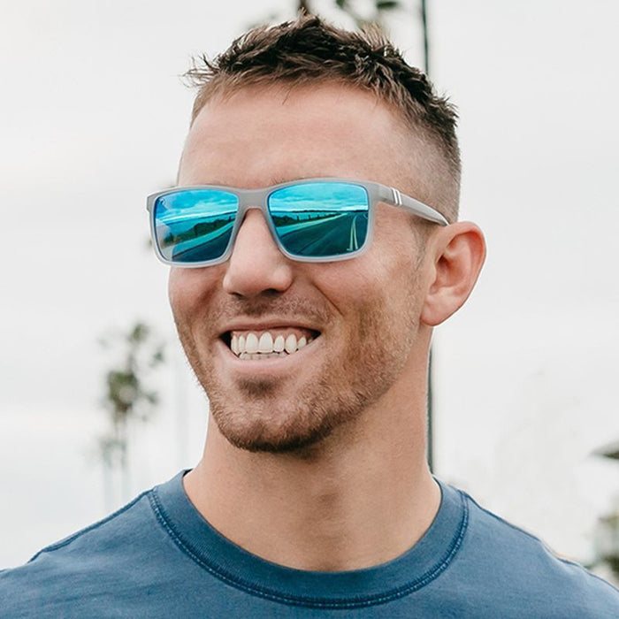 Mesa, Crossing Alaska Crystal Grey/Blue Mirror Polarised Lenses