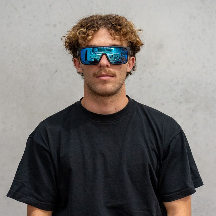 Momentum, H20 Matte Black/Blue Ionised LL Polarised Lenses