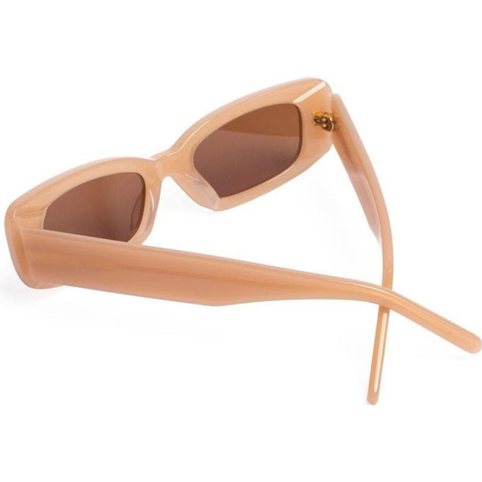 Norm, Nude/Brown Lenses