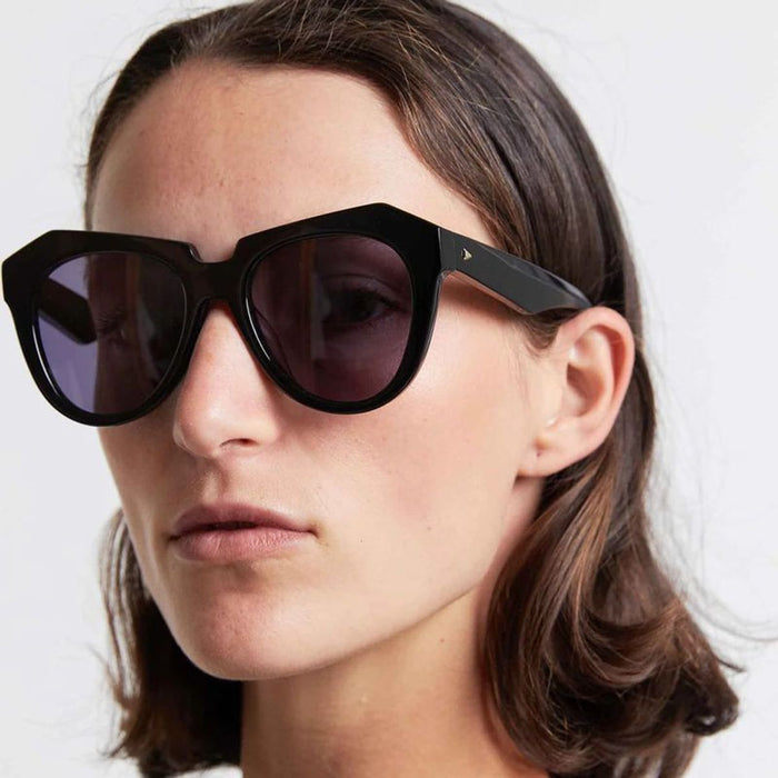 Number One 22, Black/Smoke Lenses
