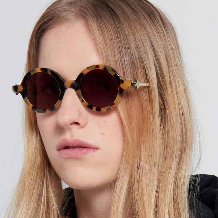 Thunder, Crazy Tort/Brown Lenses